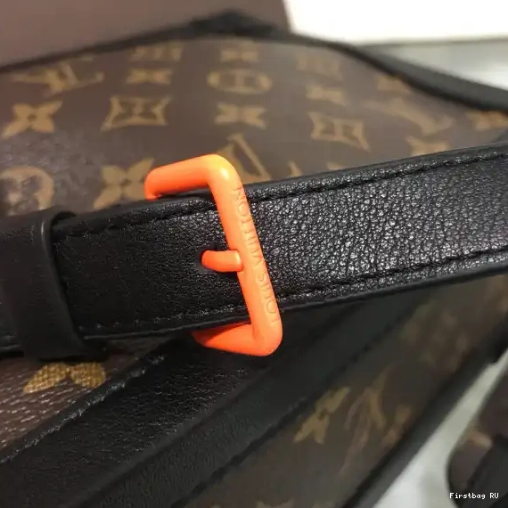First bag ru VUITTON BOX LOUIS 0511